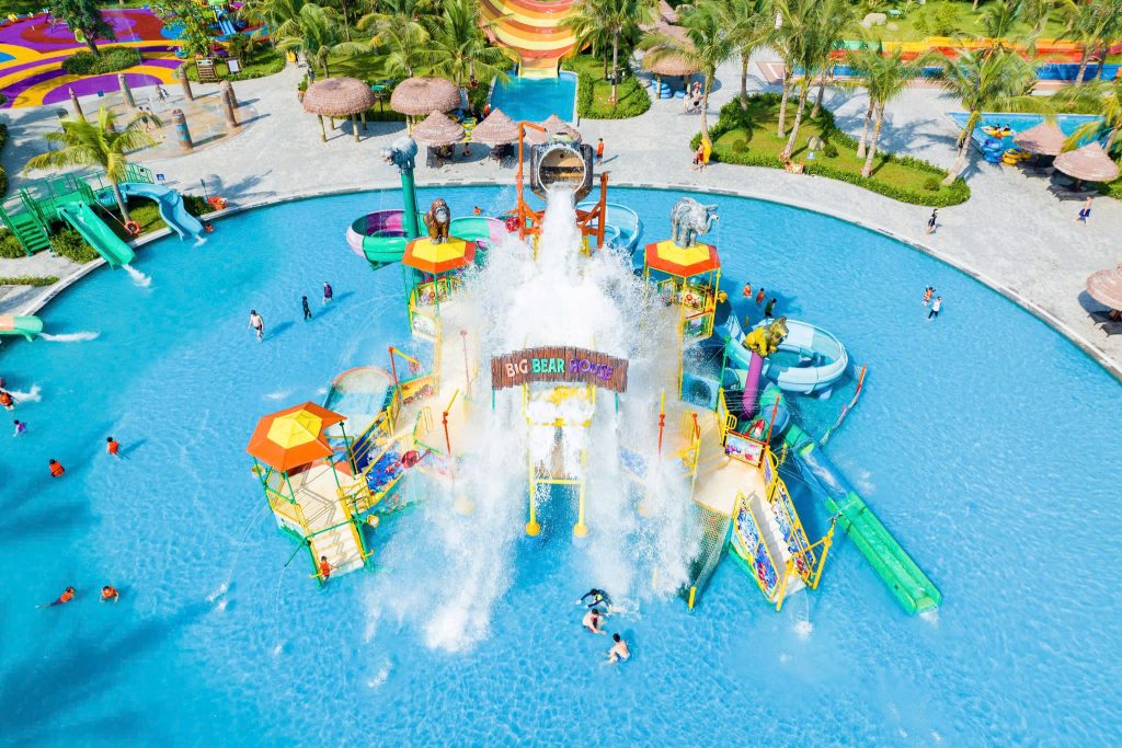 Bơi thuyền tại biển hồ Ocean Park