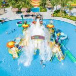 Bơi thuyền tại biển hồ Ocean Park